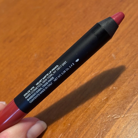 NARS Velvet Matte Lip Pencil Dolce Vita - Picture 9 of 16